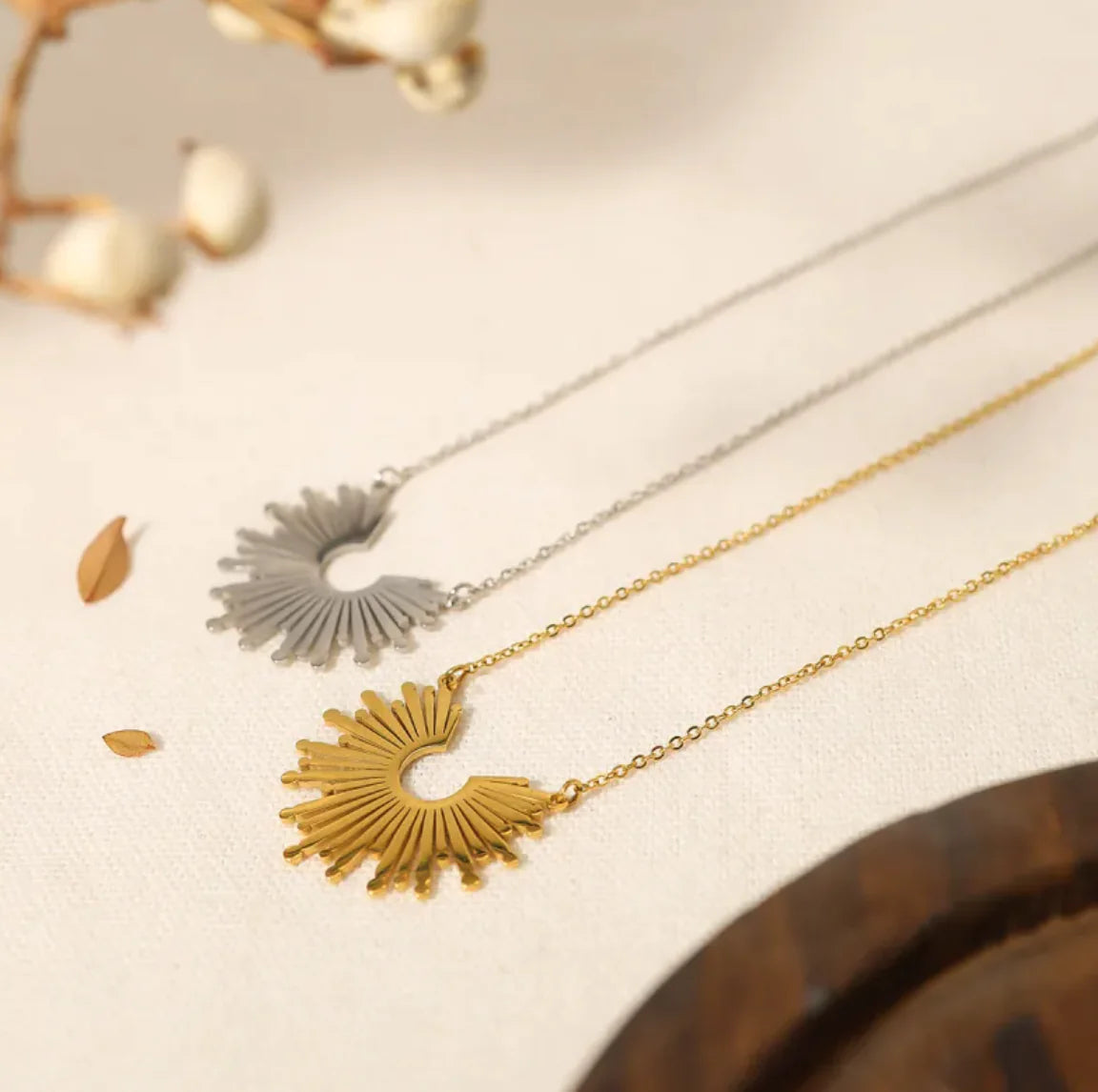 18K Gold-Plated Titanium Steel Sunflower Necklace for Women